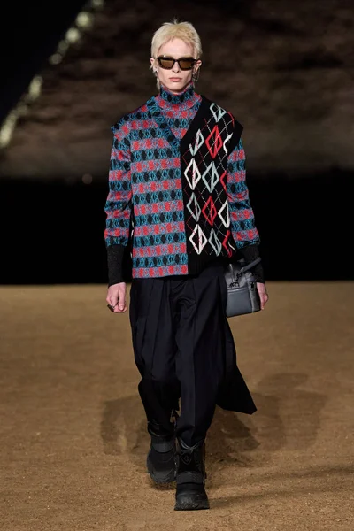 Look 63